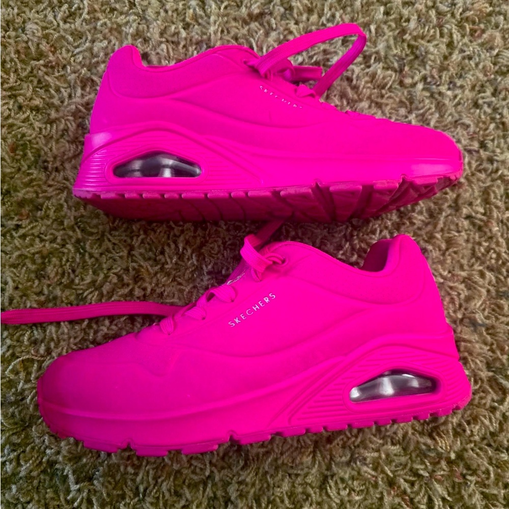 WOMENS SKECHERS UNO size 7